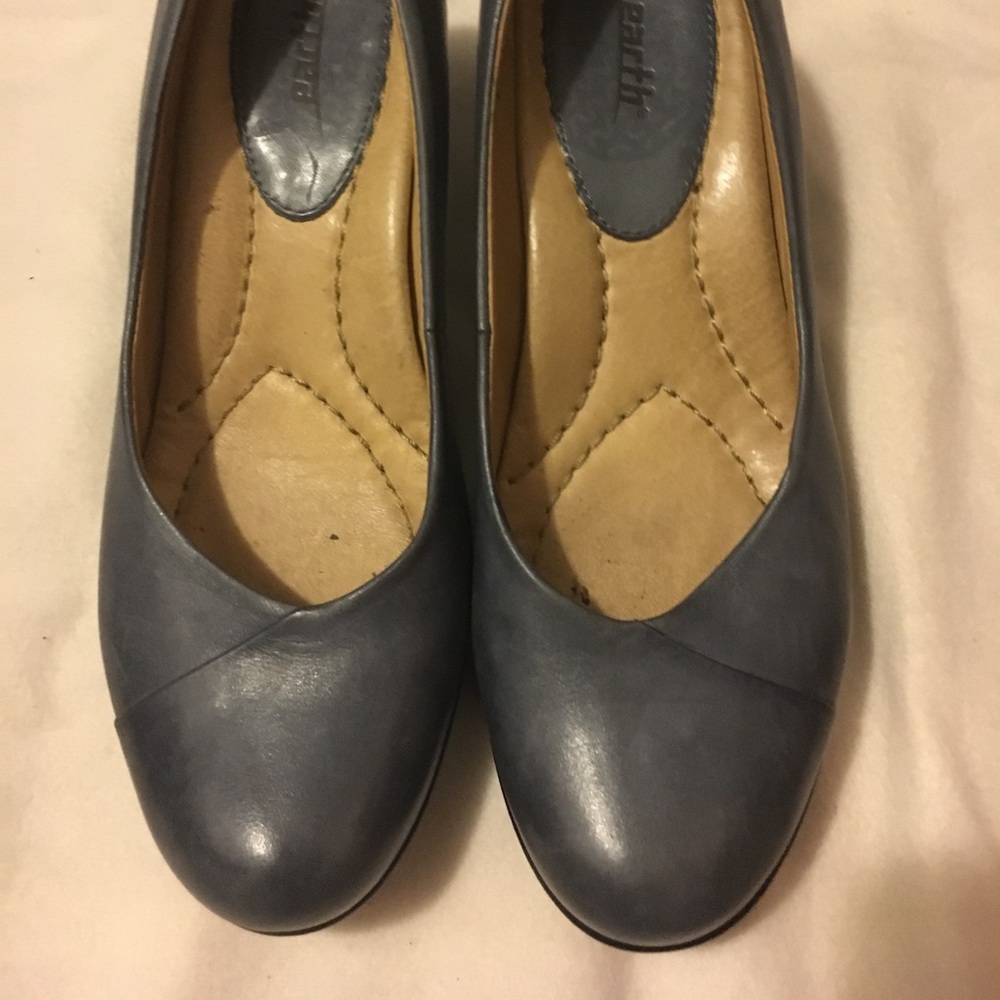 Earth Blue Heels 9.5 D